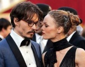 Супруга Джонни Деппа боится Анджелину Джоли